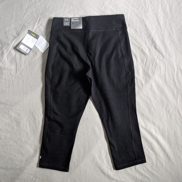 NWT hyba athletic capris - Picture 2 of 3